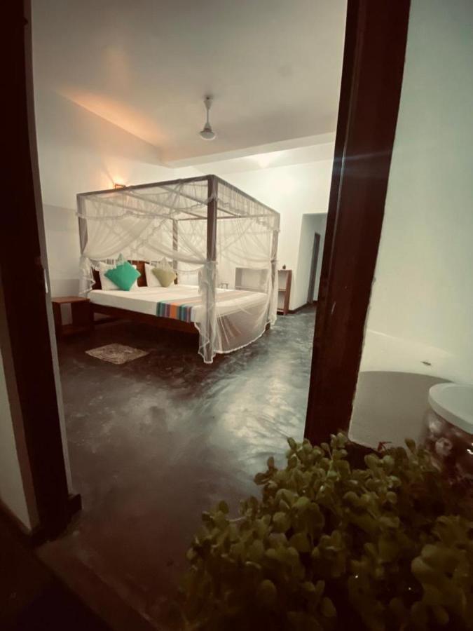 Hotel Coconut Grove - Midigama East Exterior foto