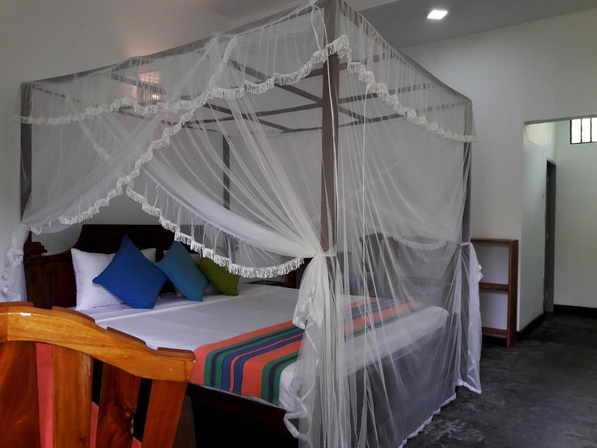 Hotel Coconut Grove - Midigama East Exterior foto